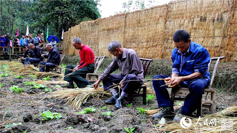 湖北宣恩舉辦首屆稻草人文化藝術(shù)節(jié)