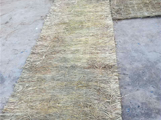 如何根據(jù)種植方式選擇草苫規(guī)格？助您提高農(nóng)田效益