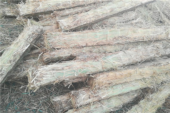 鐵路工程中草支墊的使用是否會(huì)對(duì)環(huán)境造成污染？