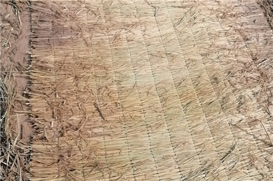 鋼廠鐵路運(yùn)輸防滑加固稻夫草支墊與傳統(tǒng)材料的對(duì)比優(yōu)勢(shì) 鋼廠鐵路運(yùn)輸防滑加固稻夫草支墊與傳統(tǒng)材料的對(duì)比優(yōu)勢(shì)